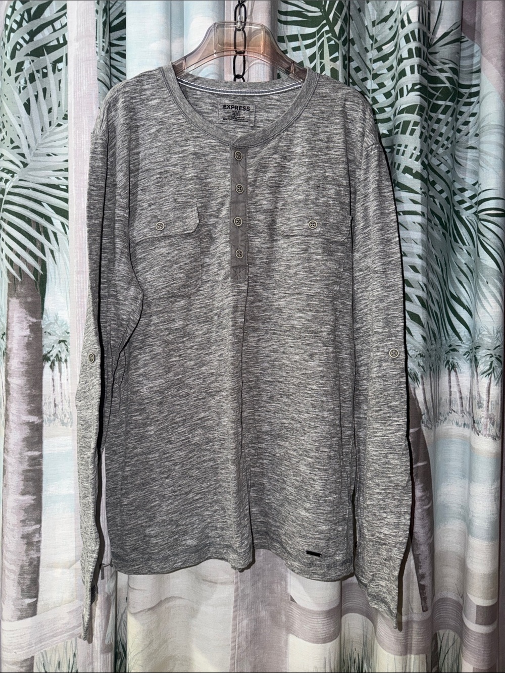 Express Men’s Heather Gray Long Sleeve Henley
